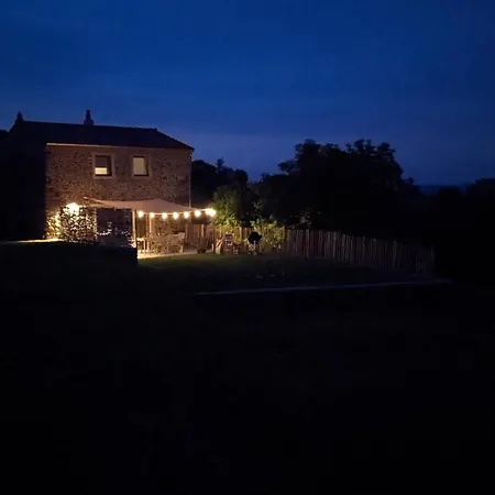 Holiday home La Grange, Le Hameau Des Volcans - Deconnexion Face A La Vue