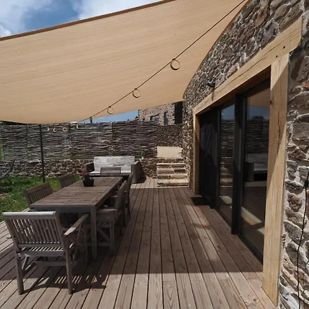 Holiday home Grange Renovee - Calme Et Vue Sur Les Volcans Saint-Just-pres-Brioude